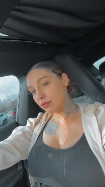 Gabby, 22  female escort, Tri-Cities